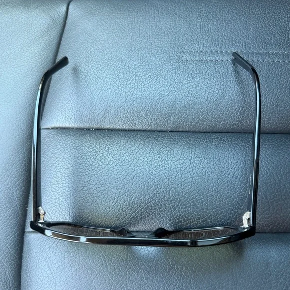 VEHLA River Black/Khaki Sunglasses - Picture 7 of 7